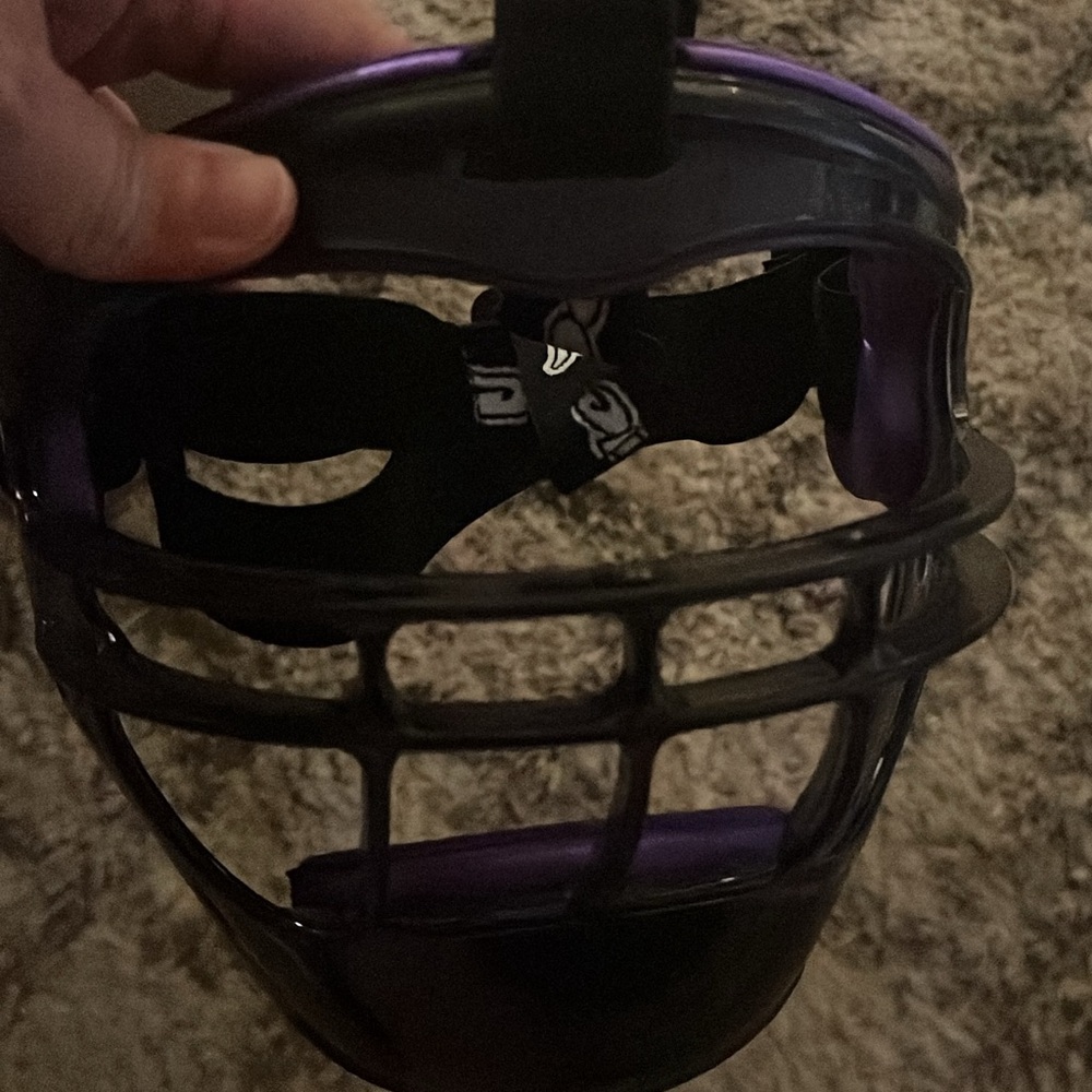 Gorls softball fielding facemask. Gently used.